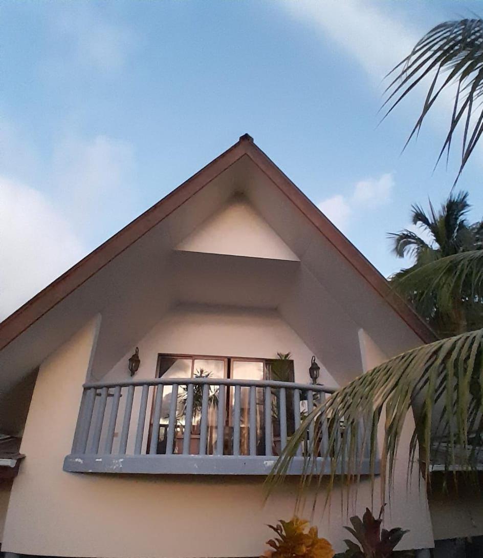 Milles Montagnes Residence Anse Royale Exterior photo